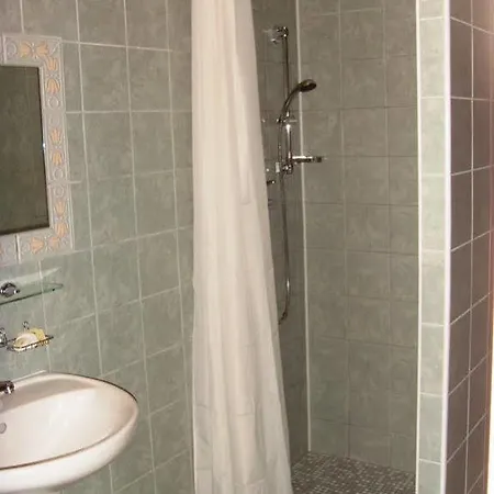 U Mrázků 3*